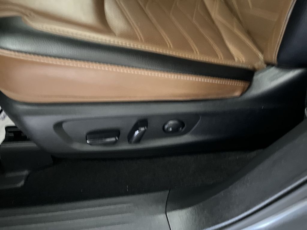 Used 2024 Gray Nissan Platinum image 16