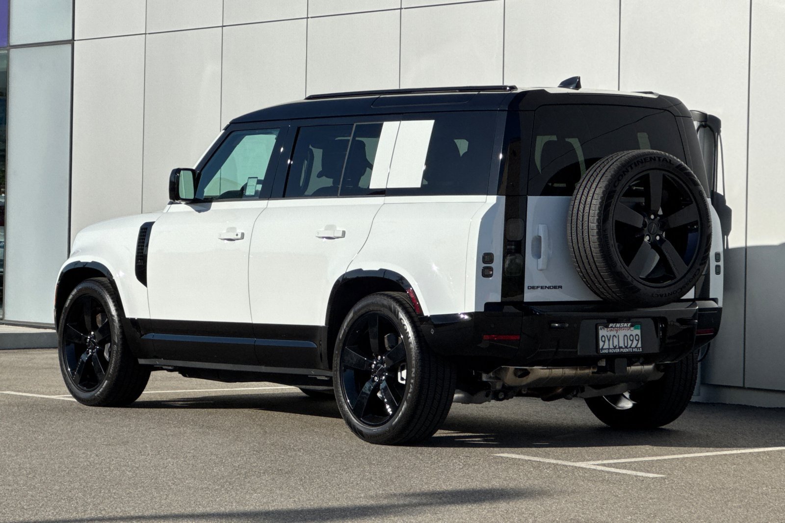 Certified Used 2026 White Land Rover X-Dynamic SE image 3
