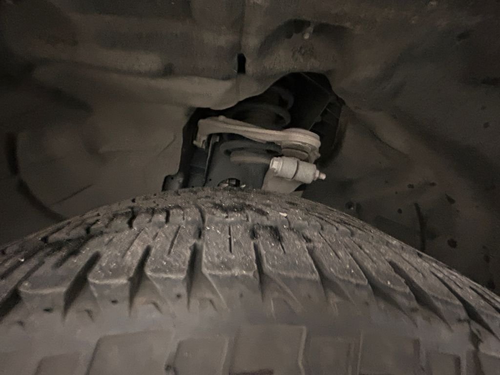 Used 2023 Silver Jeep Limited image 22