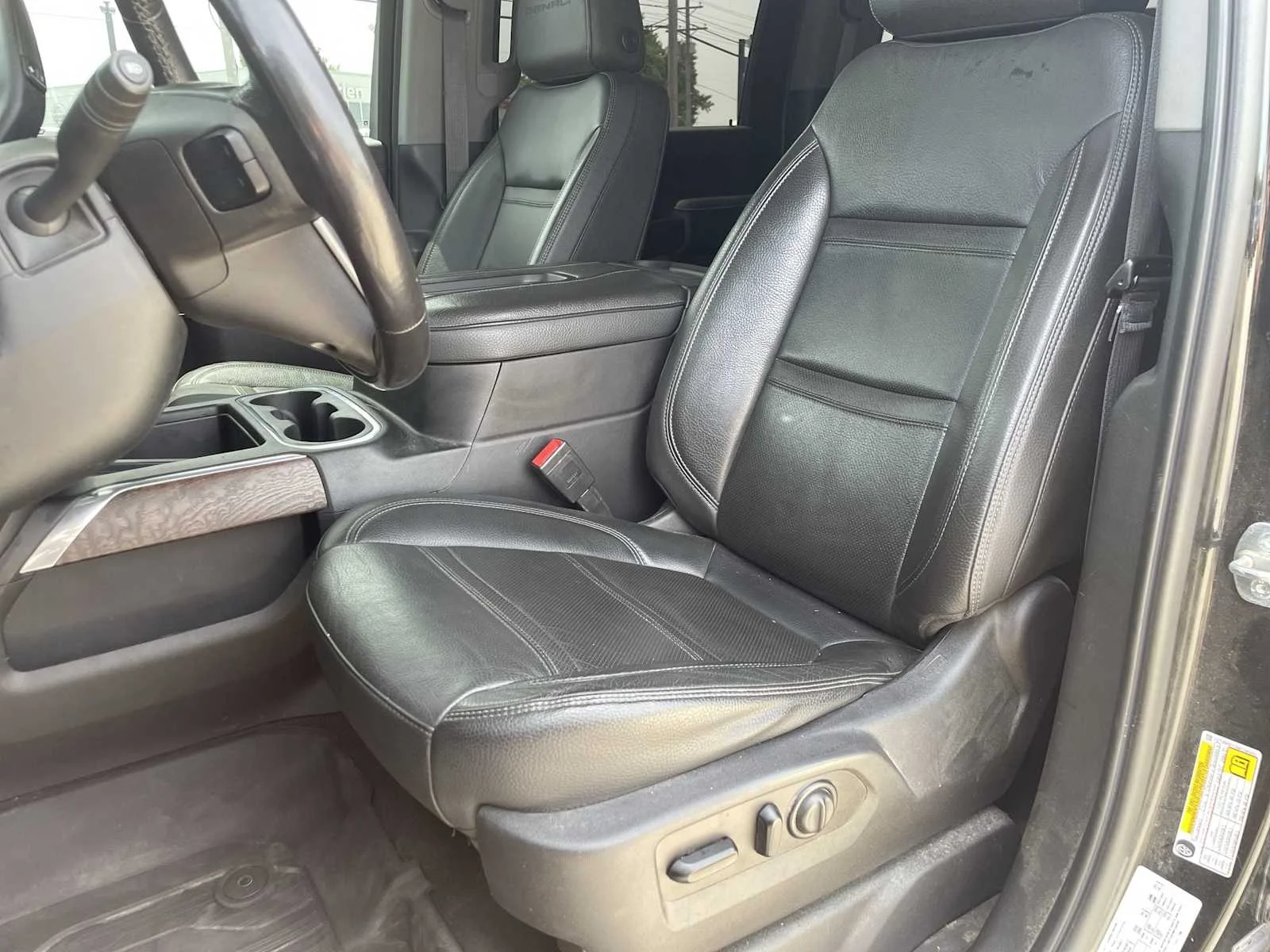 Used 2021 Onyx Black GMC Denali image 21