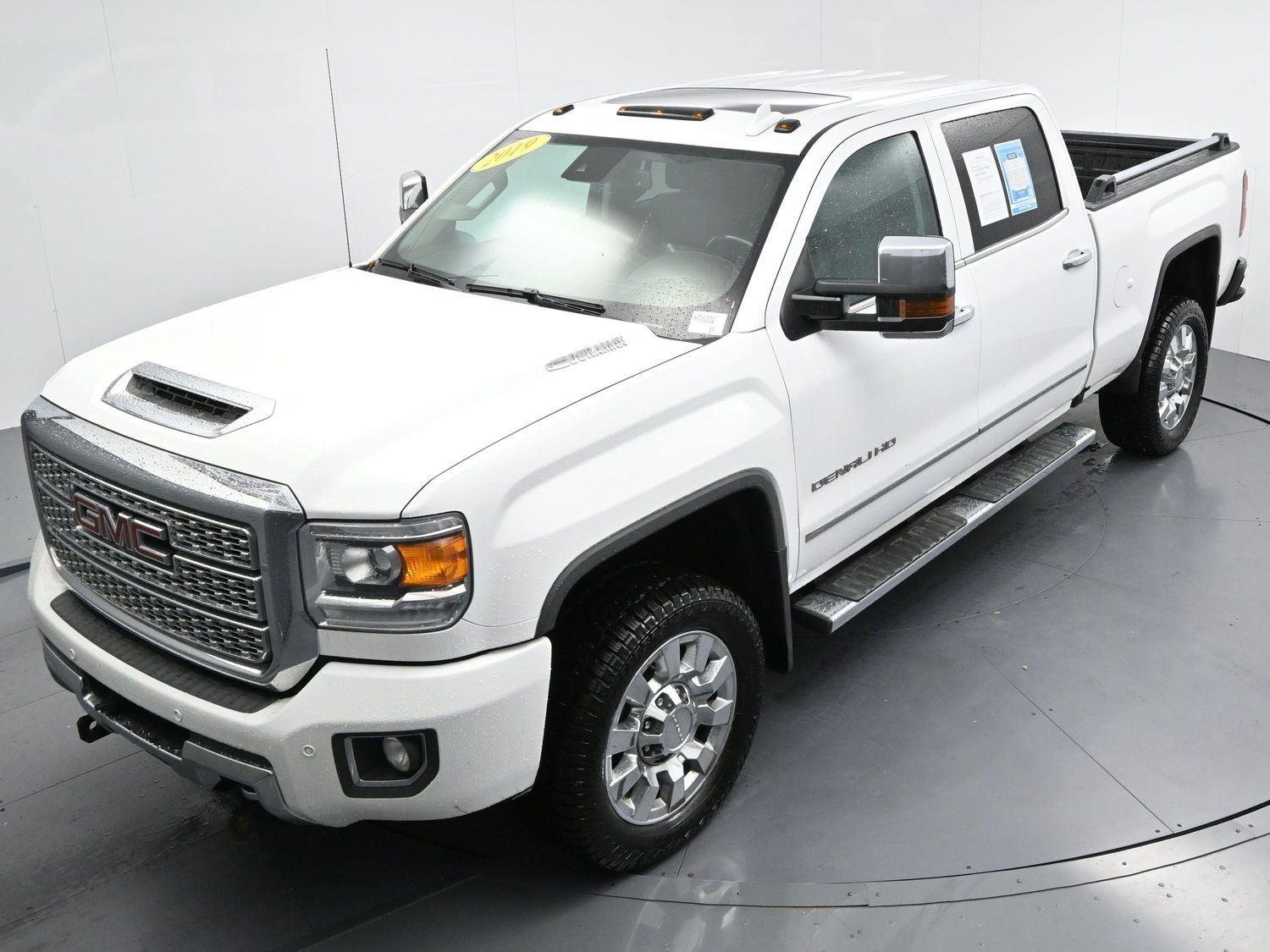 Used 2019 Summit White GMC Denali image 38