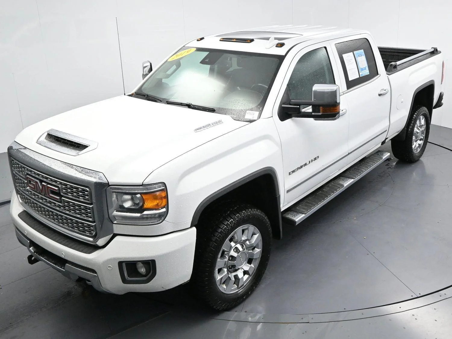 Used 2019 Summit White GMC Denali image 38