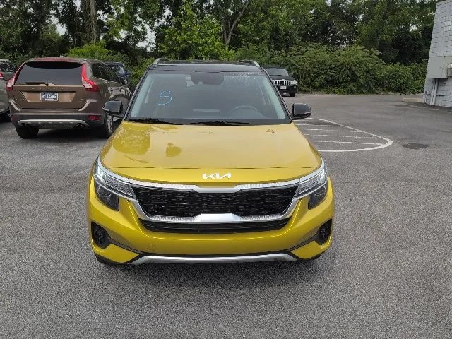 Used 2023 Yellow Kia S image 2
