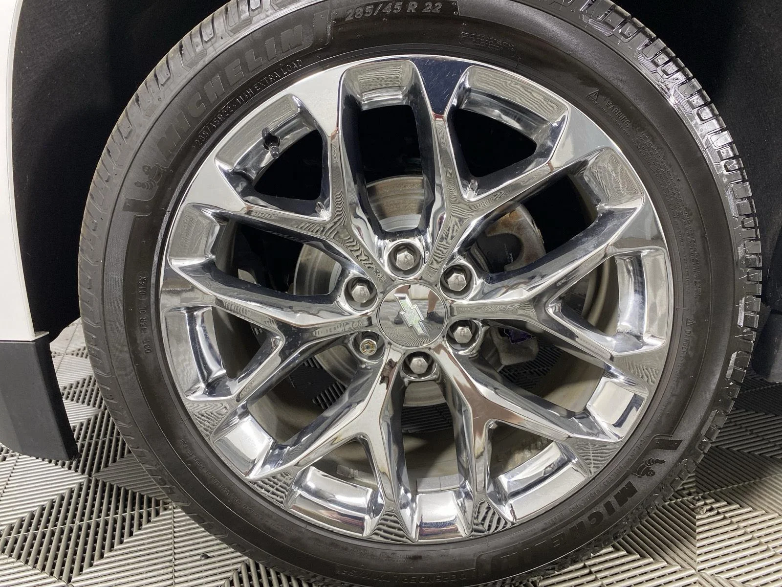 Used 2018 Summit White Chevrolet Premier image 12