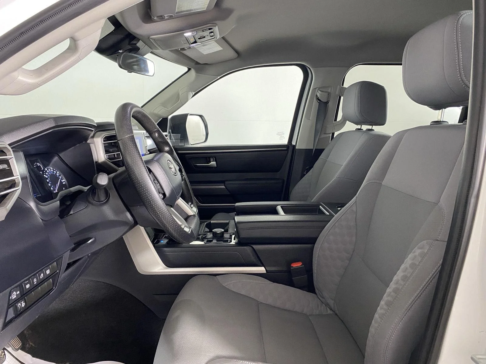 Used 2024 Ice Cap Toyota SR5 image 21
