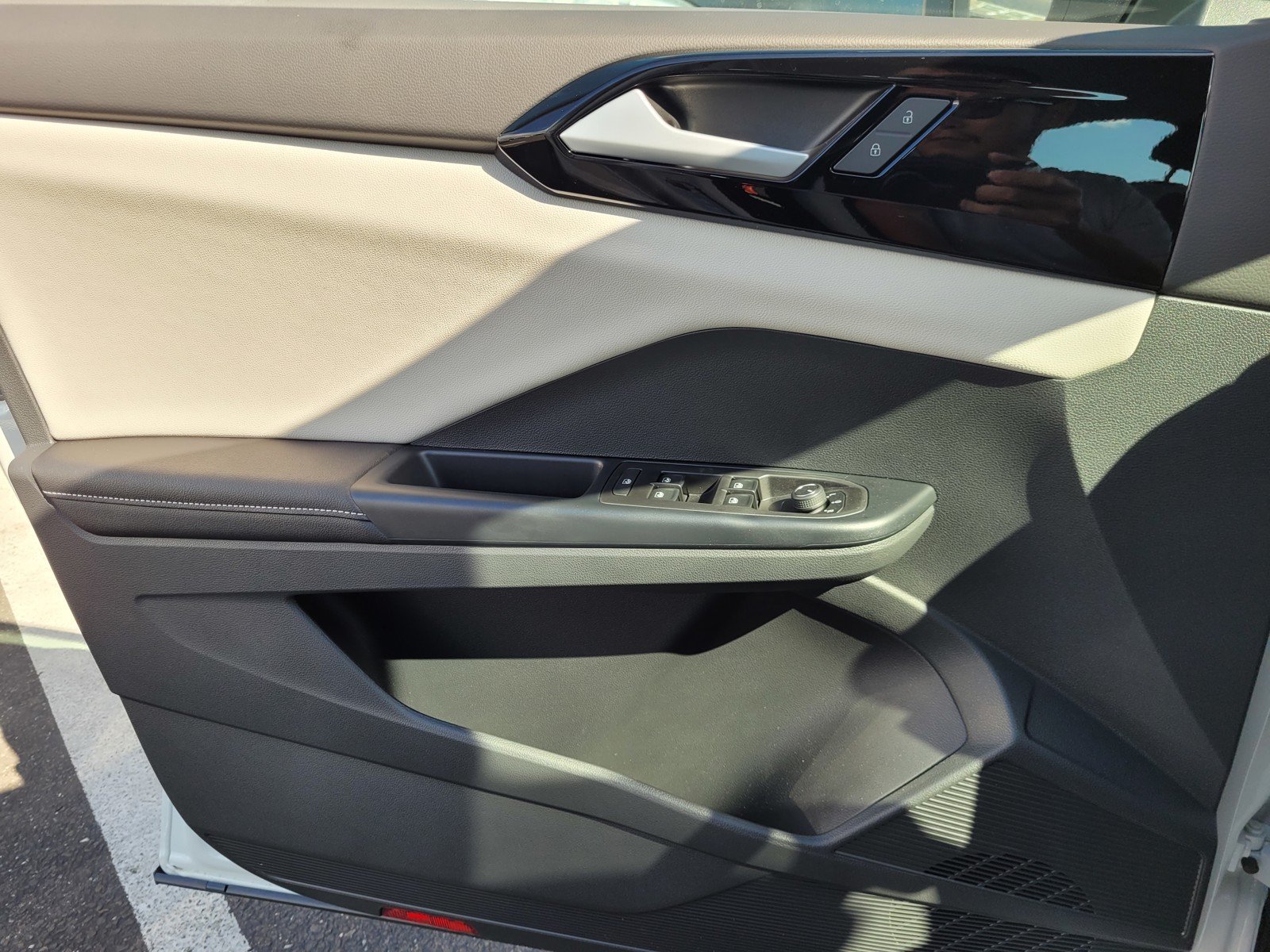 New 2026 White Volkswagen 1.5T S image 8