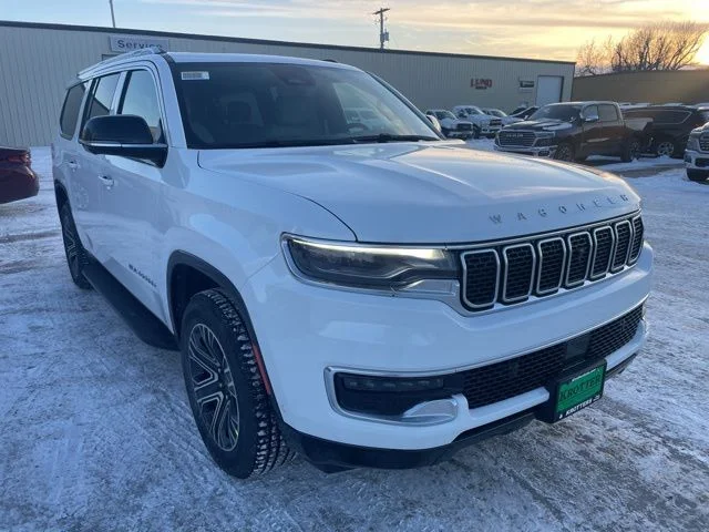 New 2025 Bright White Clear-Coat Exterior Paint Jeep Base image 2