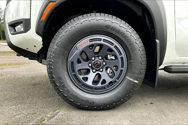 2025 Nissan Frontier PRO-4X - Photo 13