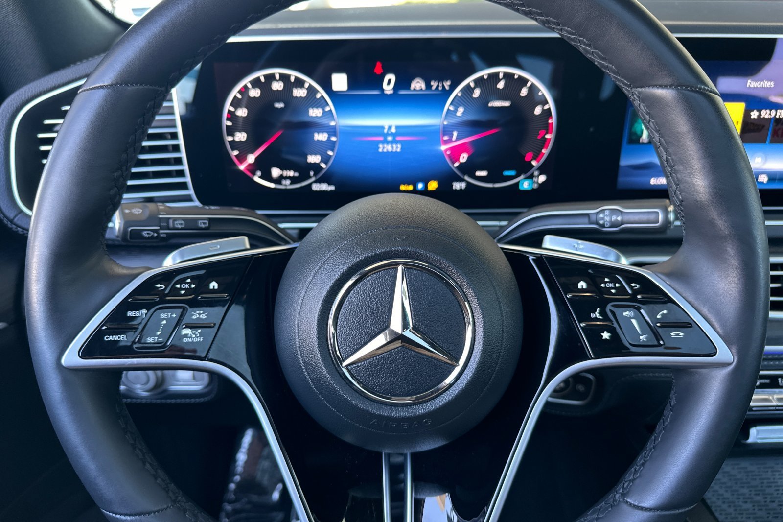 Certified Used 2024 Gray Mercedes-Benz GLE 350 image 24