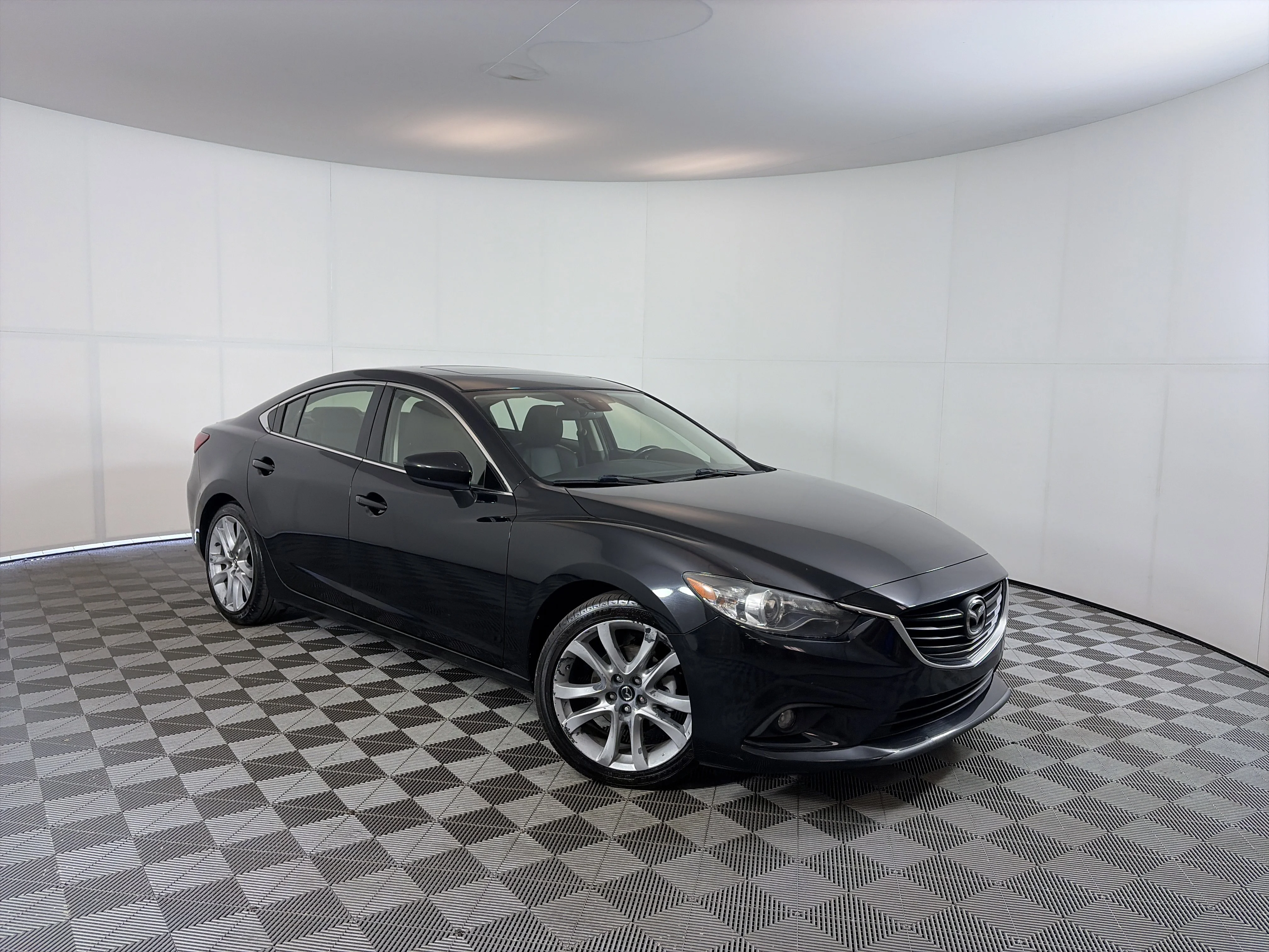 2015 Mazda EZ-6 i Grand Touring Auto's photo