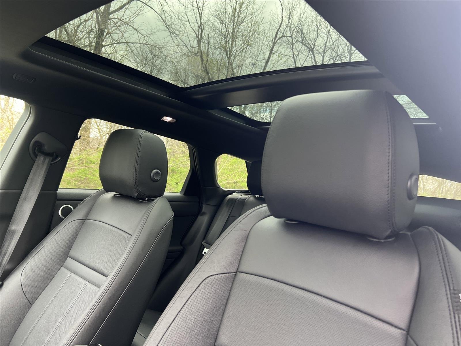 New 2026 Eiger Grey Land Rover Dynamic SE image 25