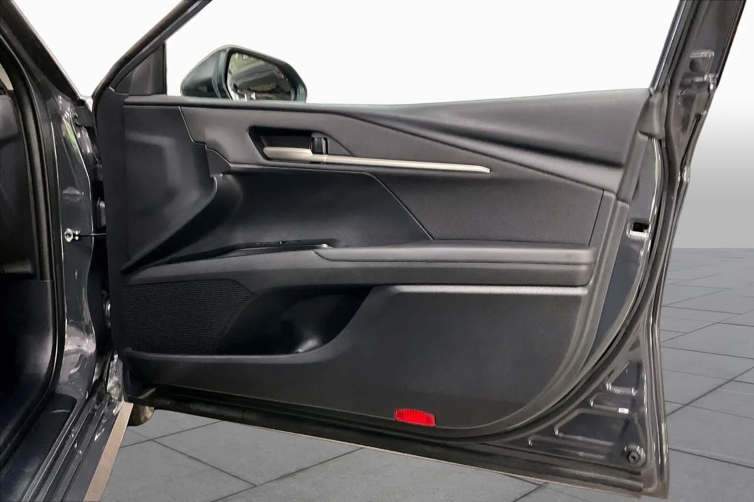 Used 2025 Underground Toyota LE image 22