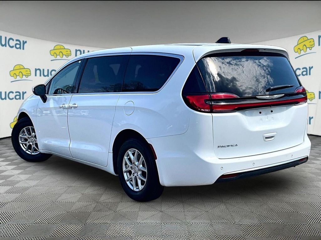 Used 2023 Bright White Clearcoat Chrysler Touring L image 4