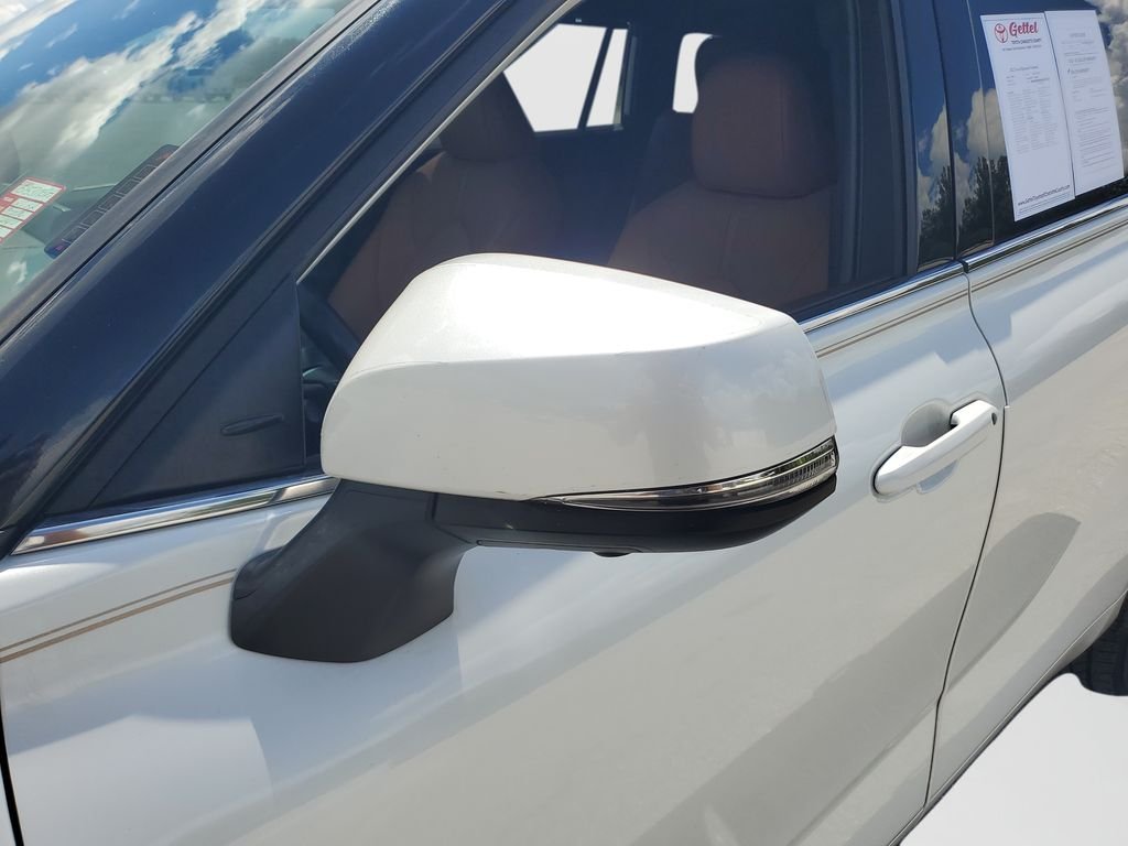 Used 2022 Beige Toyota Platinum image 28