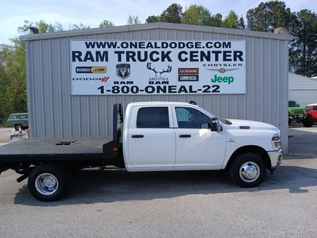 New 2026 Bright White Clear-Coat Exterior Paint RAM Tradesman image 2