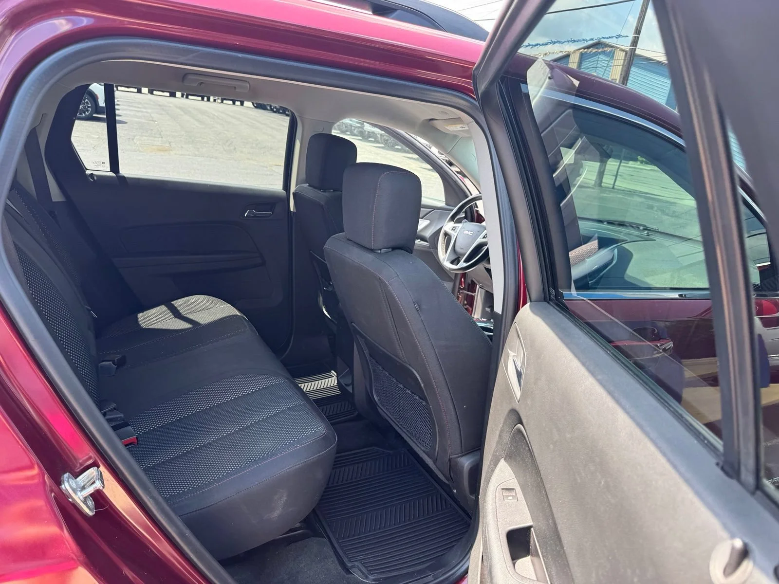 Used 2017 CRIMSON RED TINTCOAT GMC SLE image 21