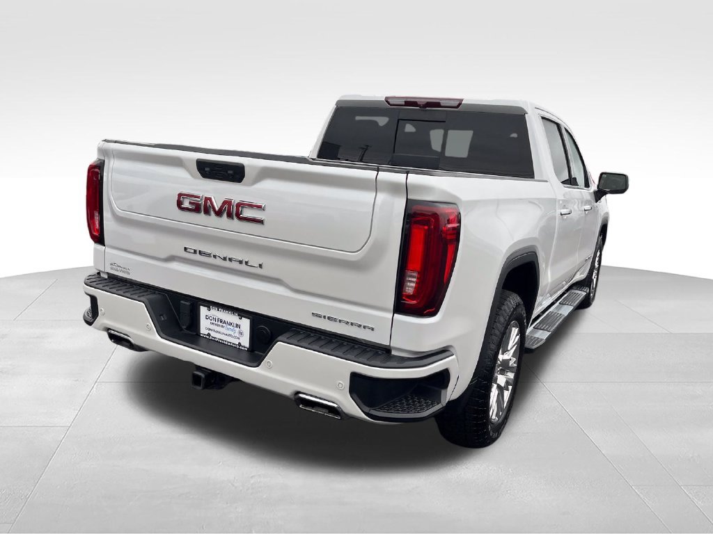 Used 2022 White GMC Denali image 5