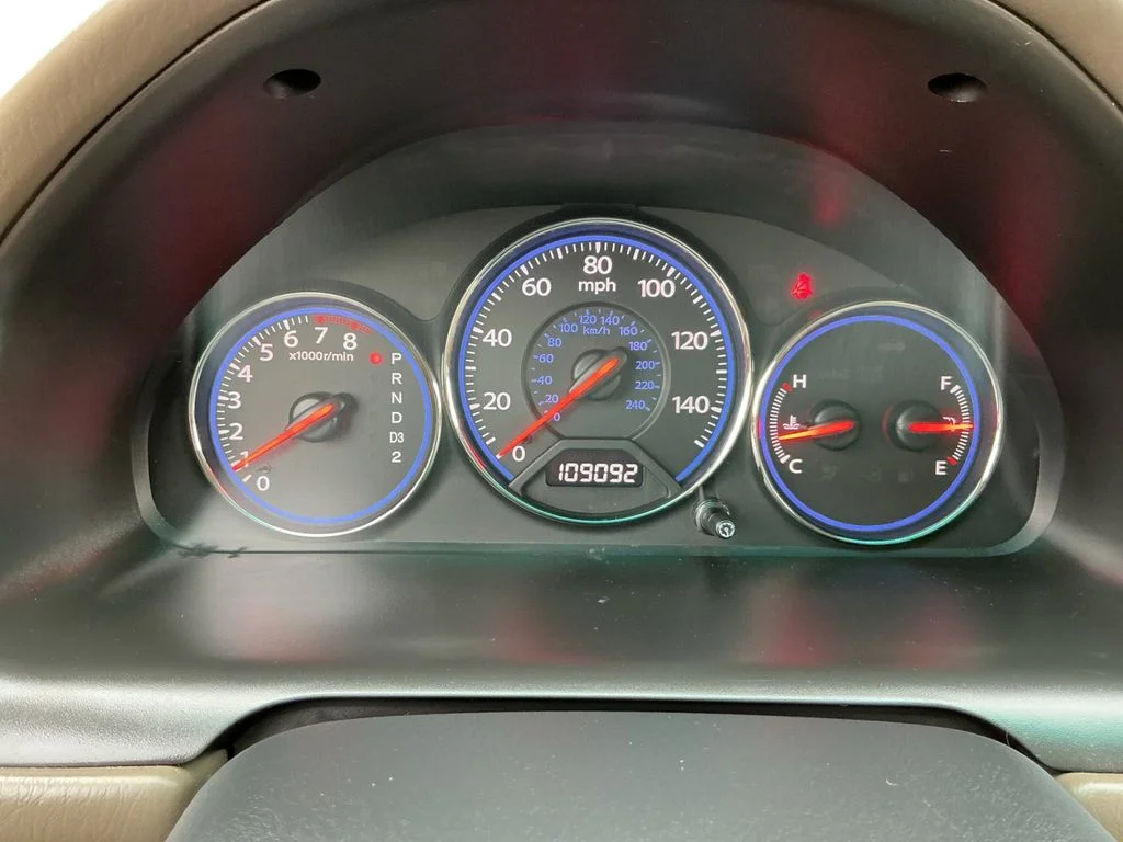 Used 2004 Gold Honda LX image 13