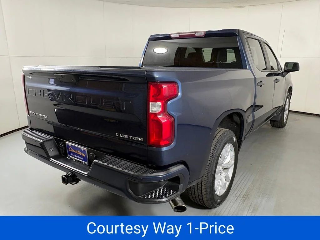 Used 2020 Blue Chevrolet Custom image 11
