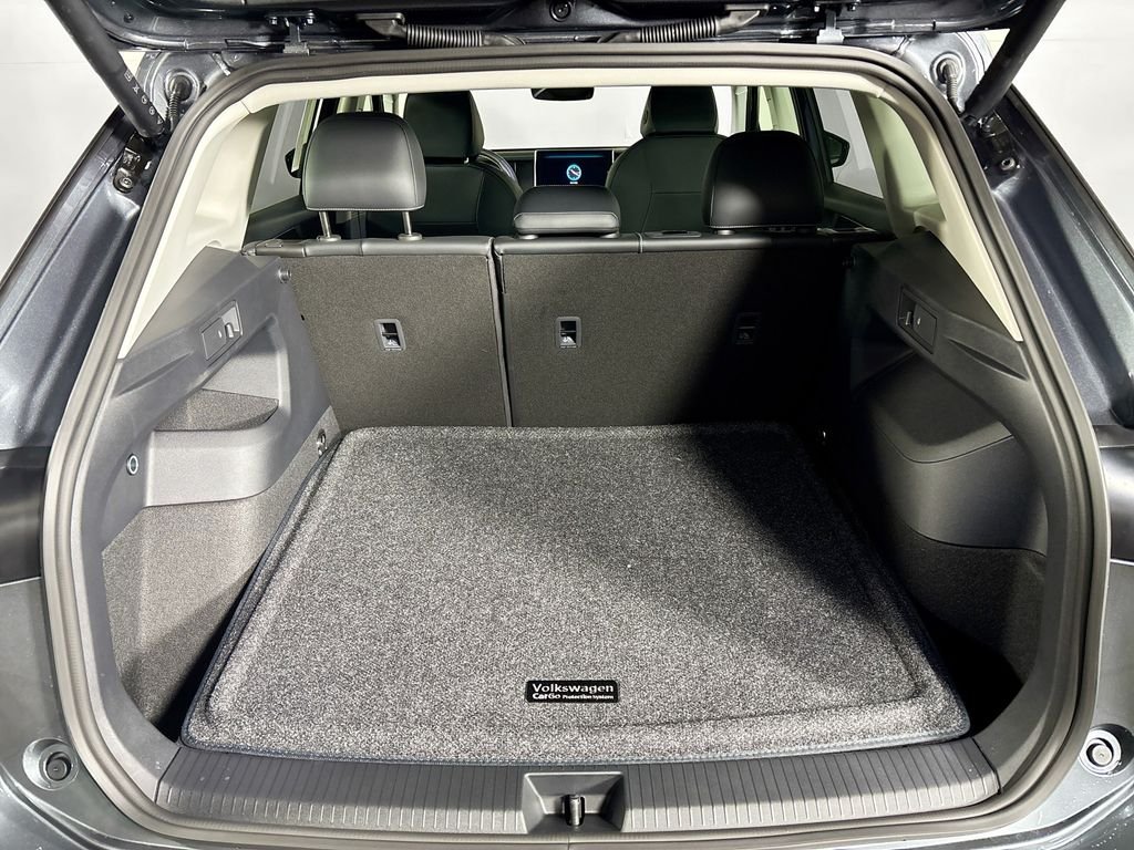New 2026 Platinum Gray Metallic Volkswagen 2.0T SE image 21