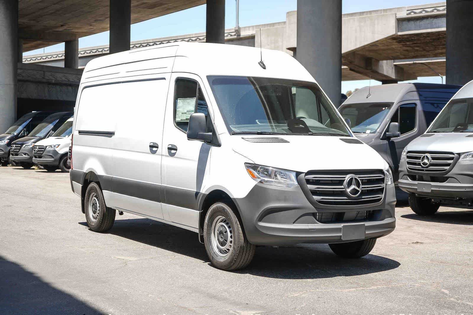New 2026 Arctic White Mercedes-Benz Cargo 144WB High Roof RWD 2.0L I4 Diesel Turbo SO image 3