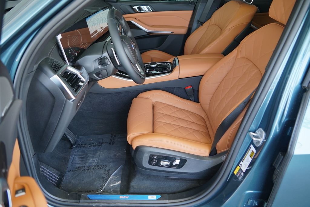 New 2026 Blue Ridge Mountain Metallic BMW xDrive50e image 10