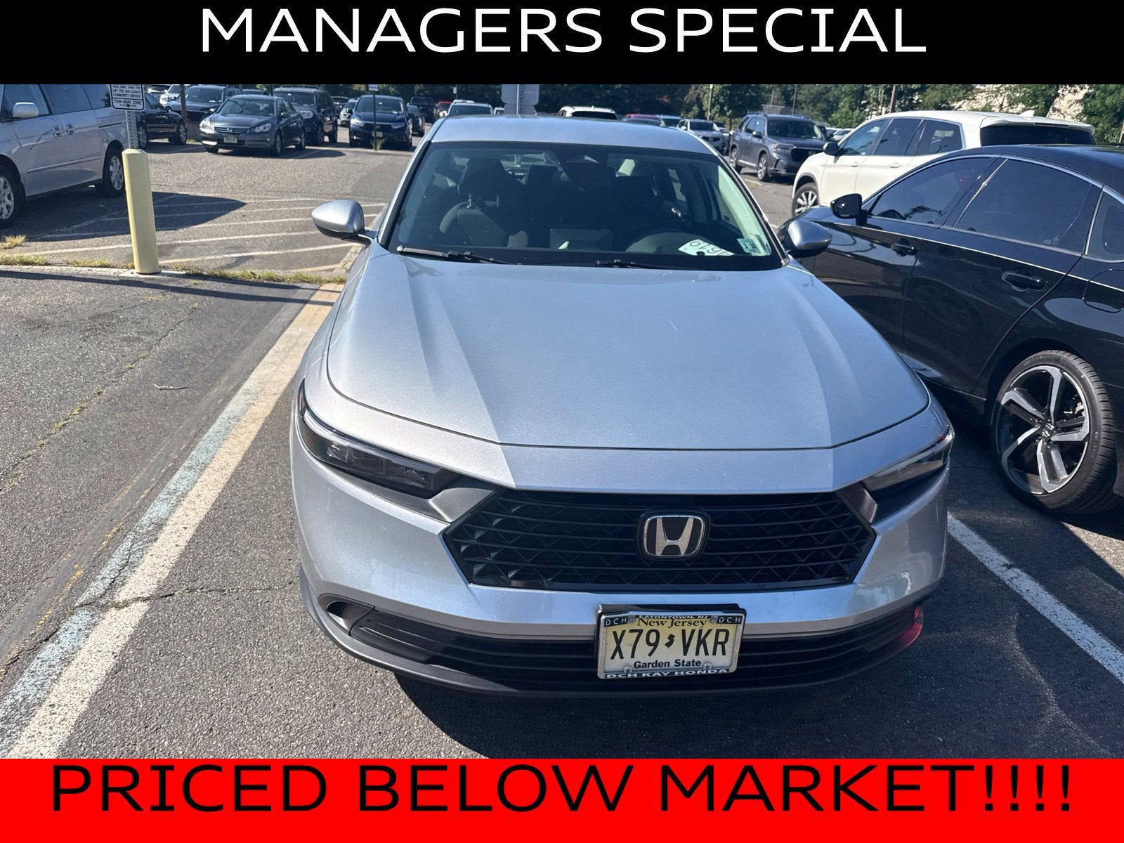 Certified Used 2025 Solar Silver Metallic Honda LX image 39