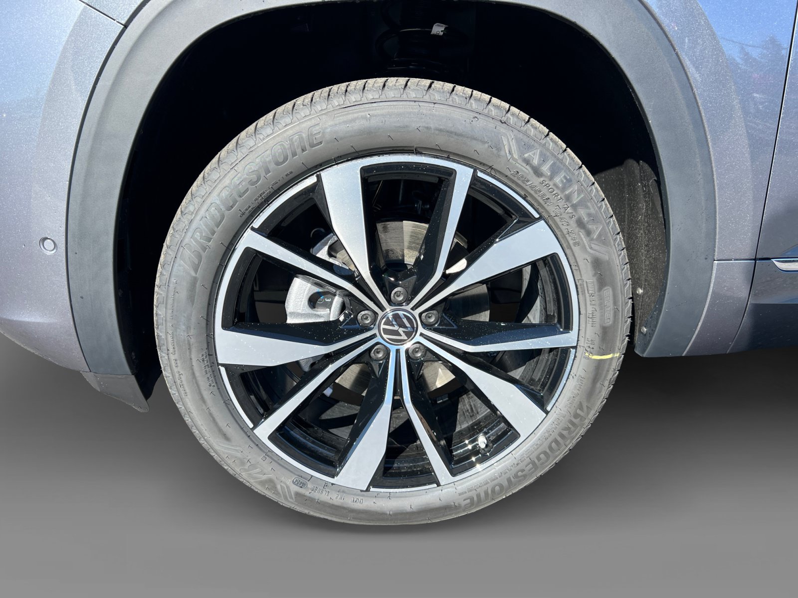 New 2025 Platinum Gray Volkswagen 2.0T SEL Premium R-Line image 9