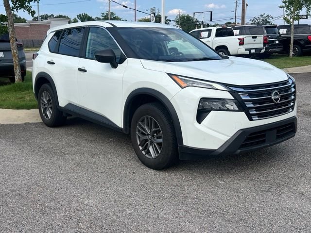Used 2024 White Nissan S image 7
