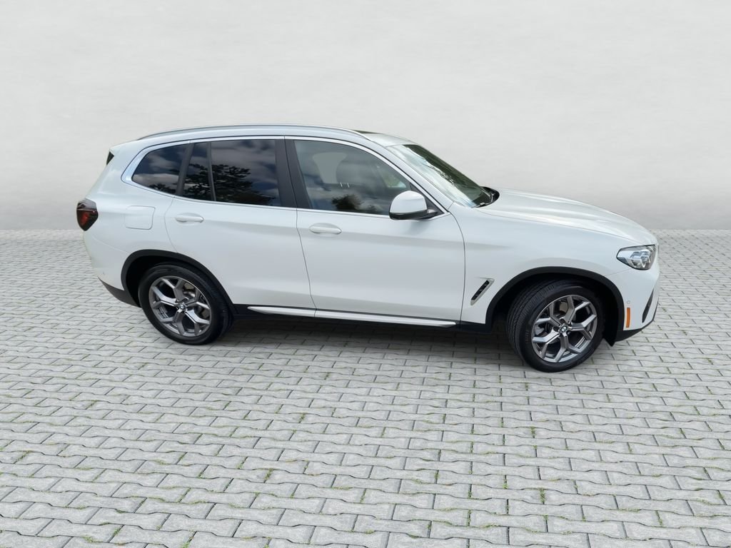 Used 2024 White BMW xDrive30i image 9