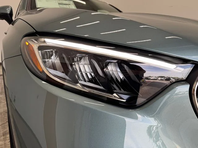 New 2027 Silver Mercedes-Benz GLC 300 image 32