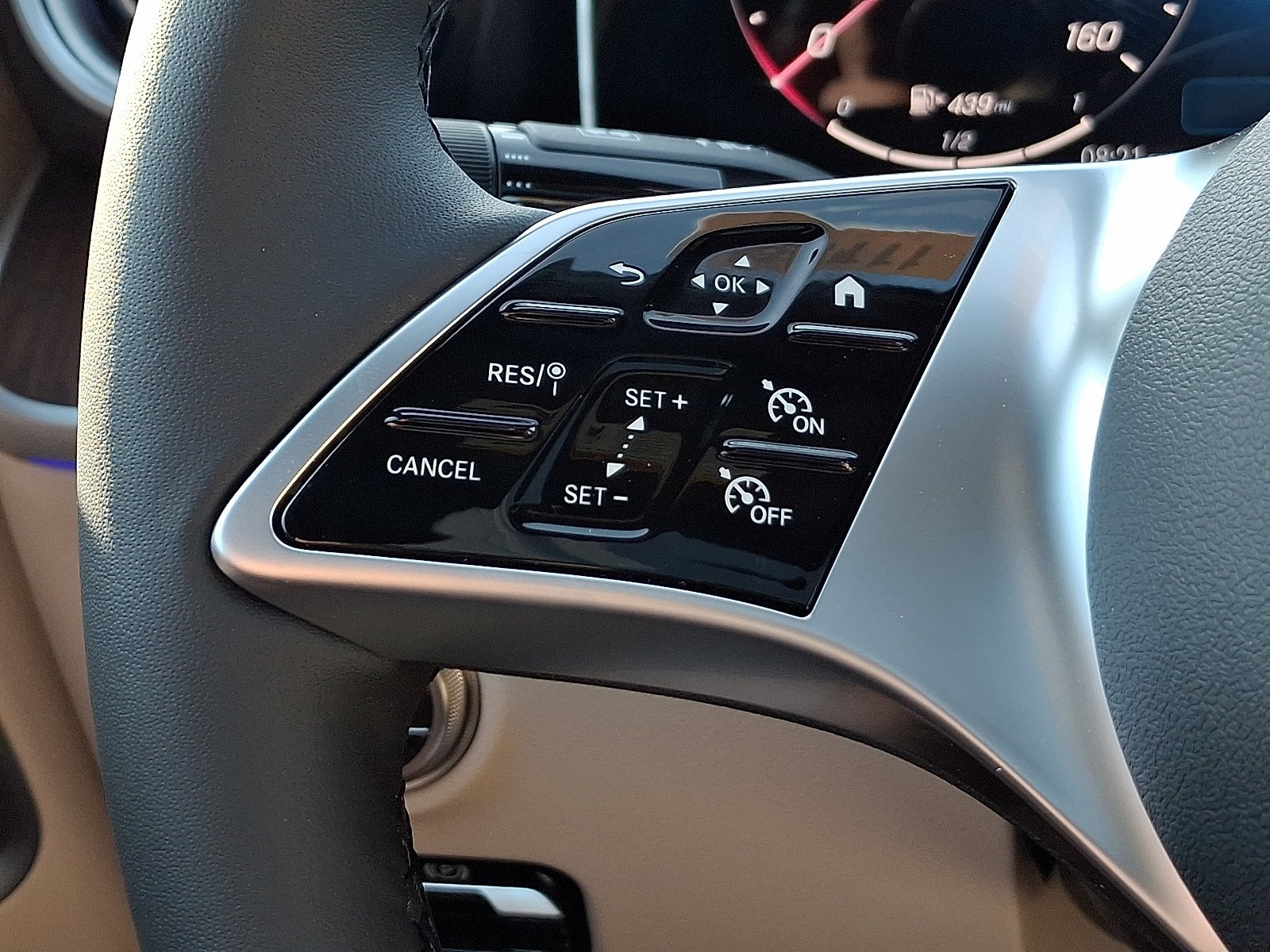 New 2026 Polar White Mercedes-Benz C 300 image 28
