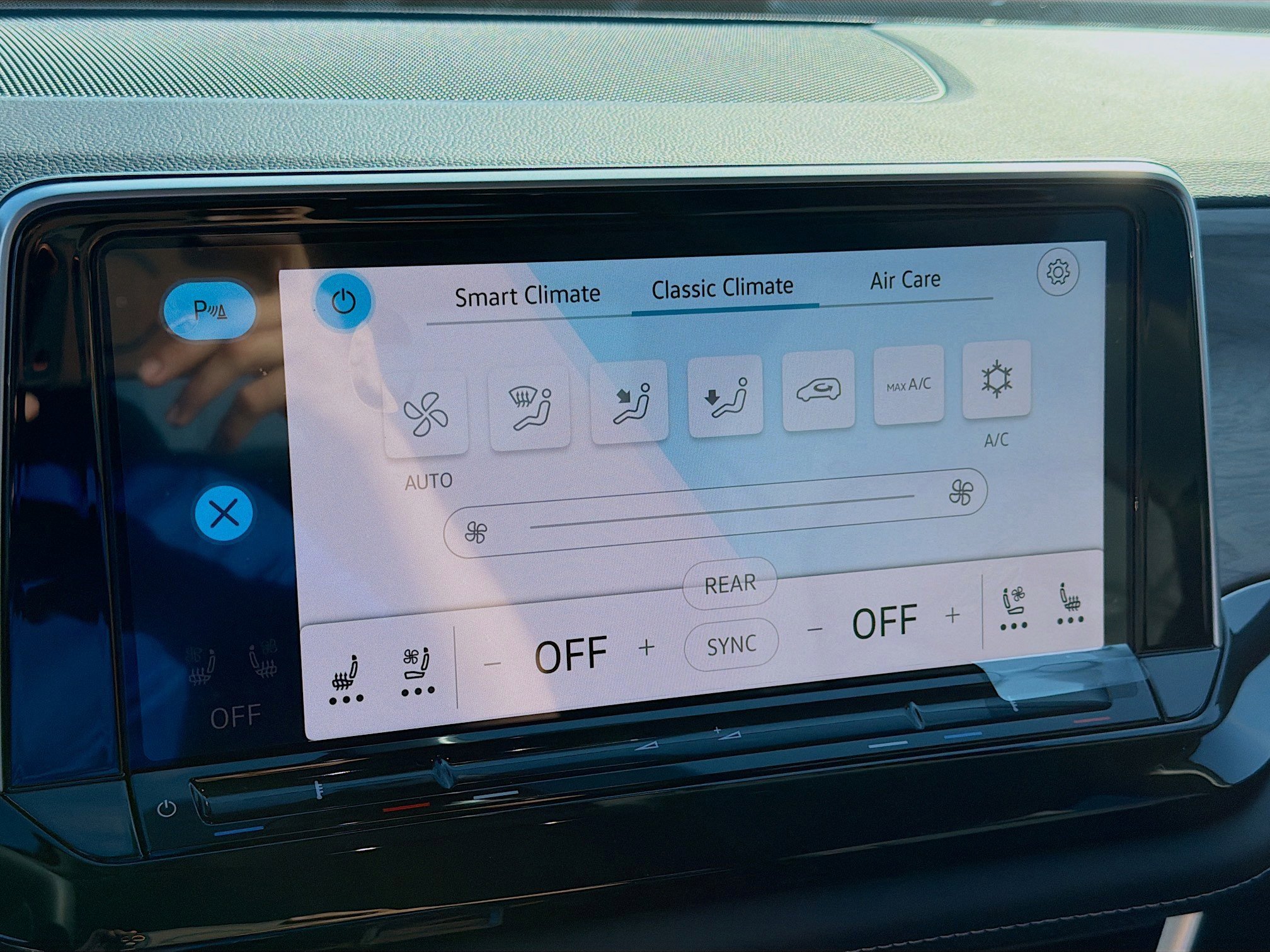 2026 Volkswagen Atlas SE w/Tech - Photo 14