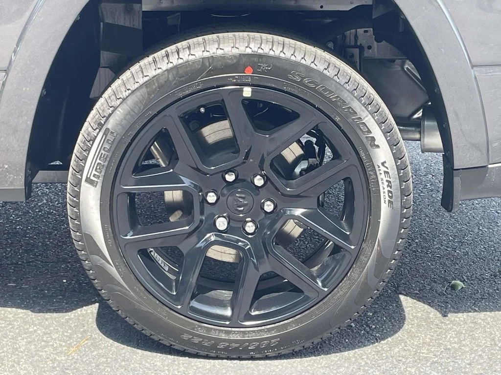 New 2026 Granite Crystal Metallic Clear-Coat Exterior Paint RAM Laramie image 12
