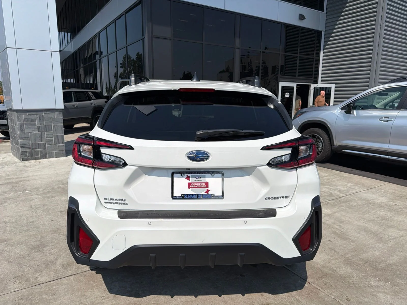 Used 2025 Crystal White Pearl Subaru Limited image 8