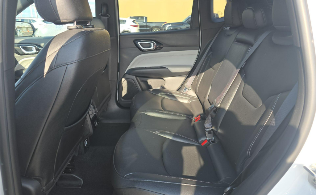 Used 2025 White Jeep Limited image 9
