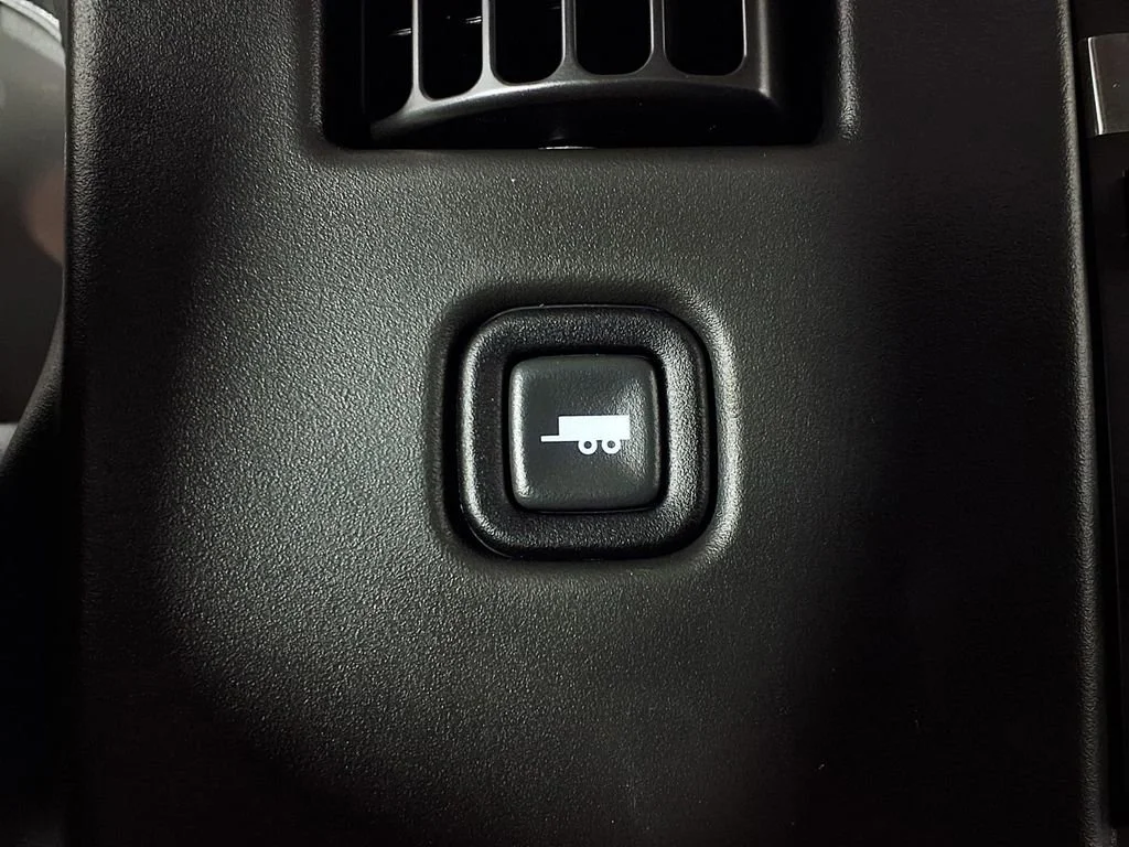 New 2026 Summit White GMC Work Van image 20