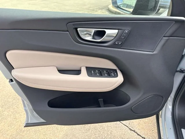 New 2026 Vapour Grey Volvo Plus image 21