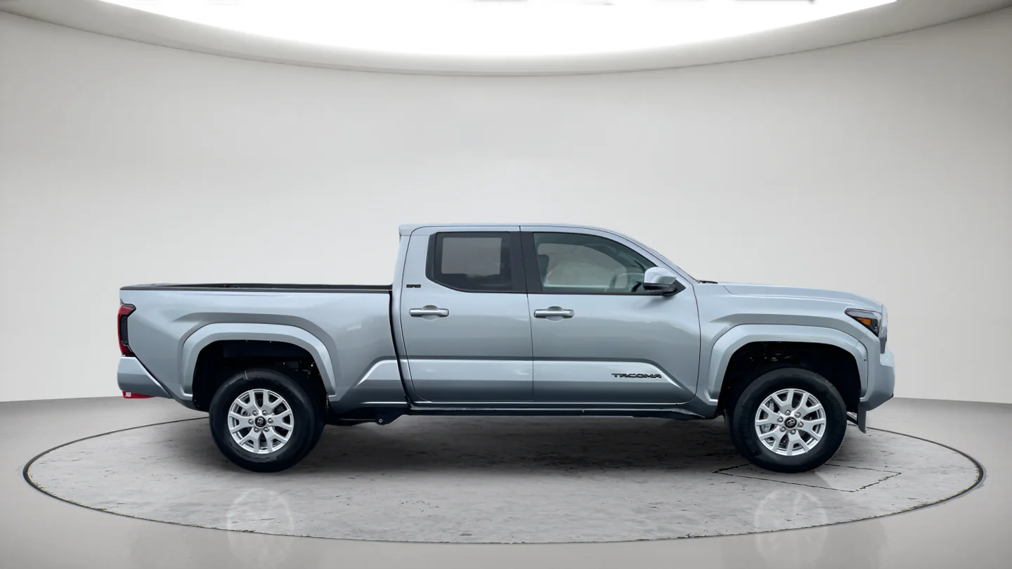New 2026 Silver Toyota SR5 image 4