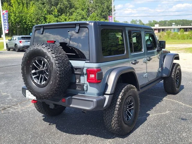 Used 2024 Gray Jeep Rubicon image 2