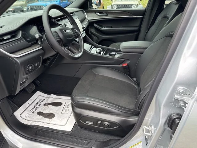 New 2026 Silver Jeep Laredo image 17