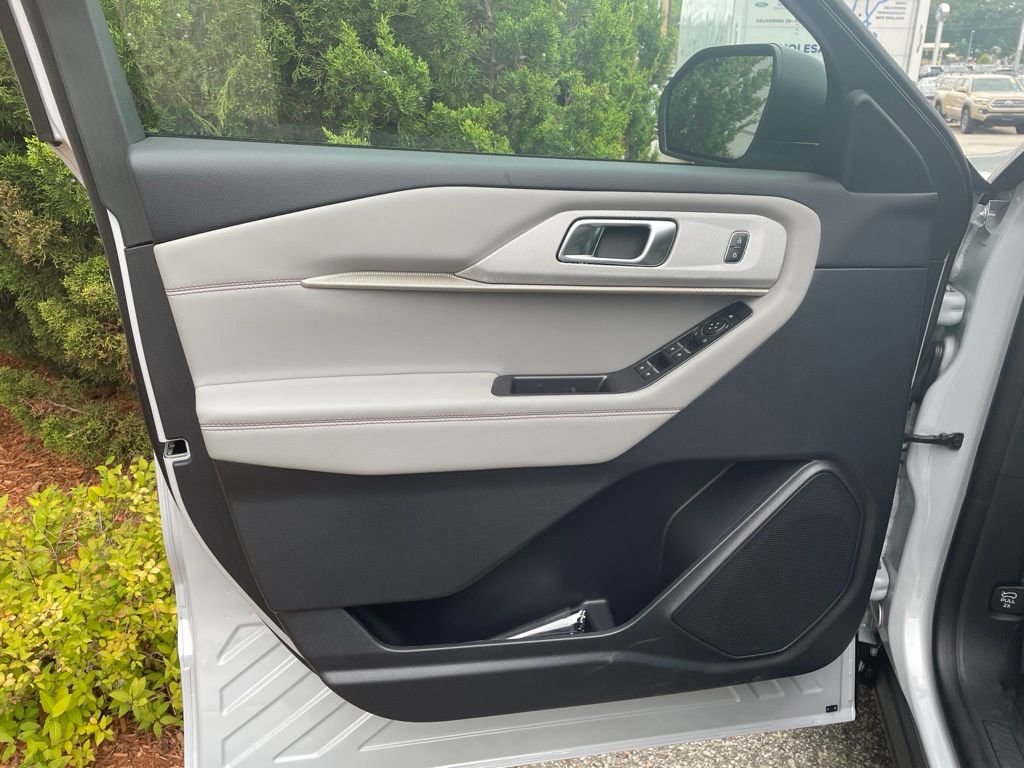 New 2026 Space White Metallic Ford Active image 11