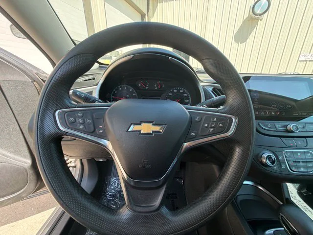 Used 2024 Gray Chevrolet LT image 27