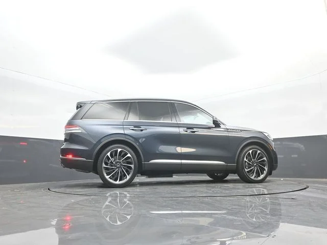 Used 2022 Blue Metallic Lincoln Reserve image 41