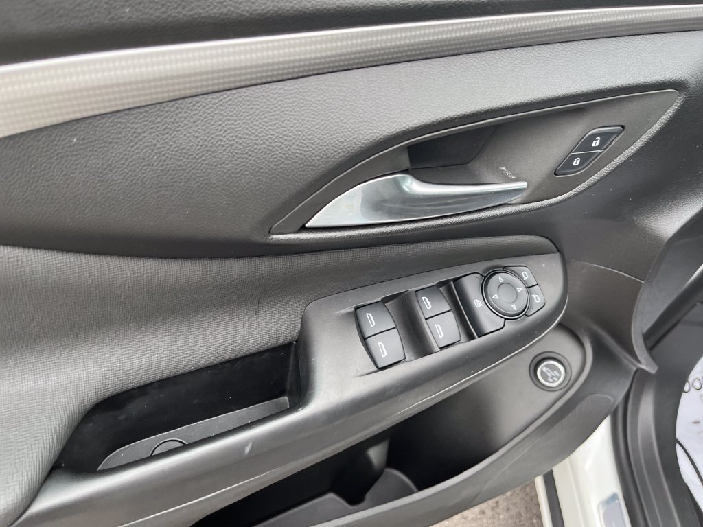Used 2024 White Buick Avenir image 10