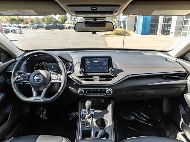 Used 2020 Black Nissan SR FWD image 10