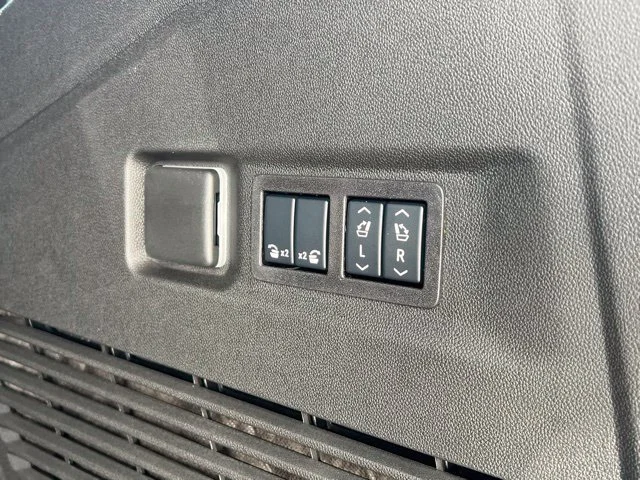 2026 GMC Yukon XL Denali - Photo 24