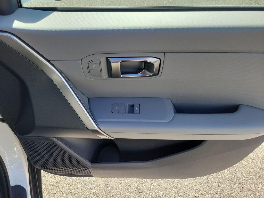 New 2027 Snow White Pearl Kia EX image 10