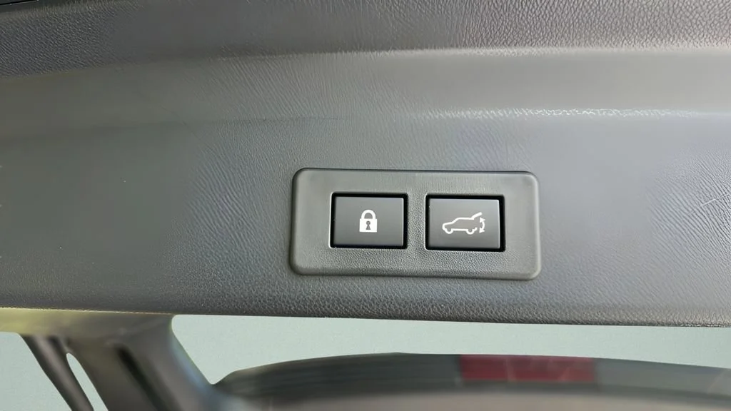 Used 2025 Black Subaru Premium 7-Passenger image 38