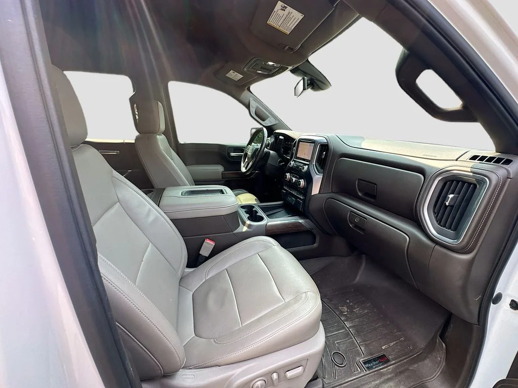 Used 2019 White GMC SLT image 29